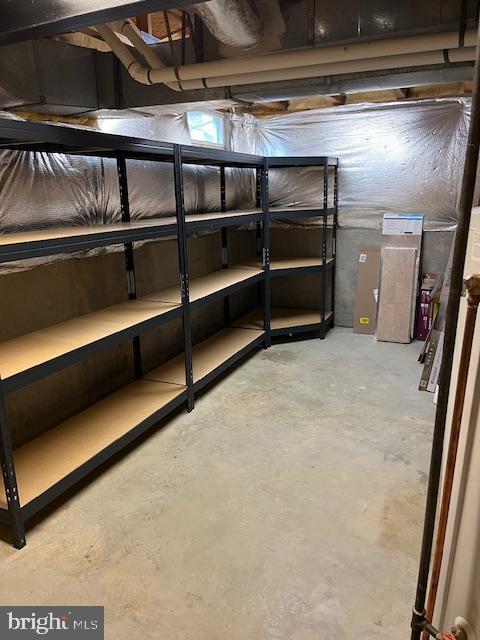 Building Photo - 9255 Matthew Dr