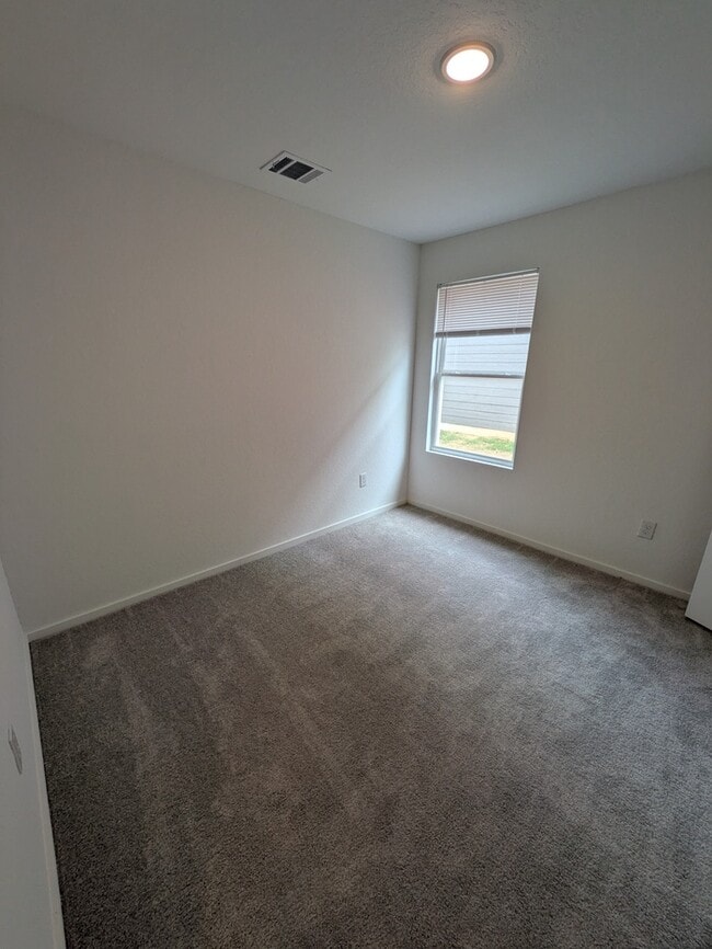 Building Photo - 19004 Encanto Aly