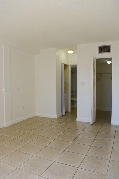 Building Photo - 10900 SW 104th St