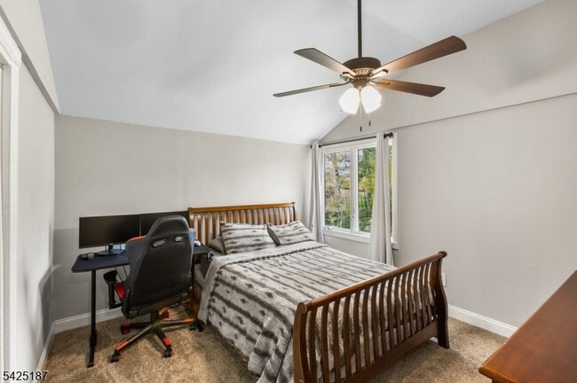 Building Photo - 487 W Shore Trail