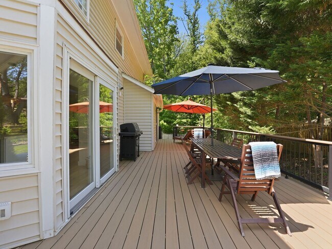 Building Photo - Freshly Refined Home with Generous Space and Timeless Appeal