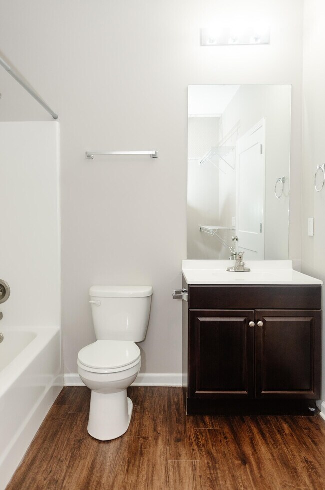 Building Photo - 1632 Miller Ave