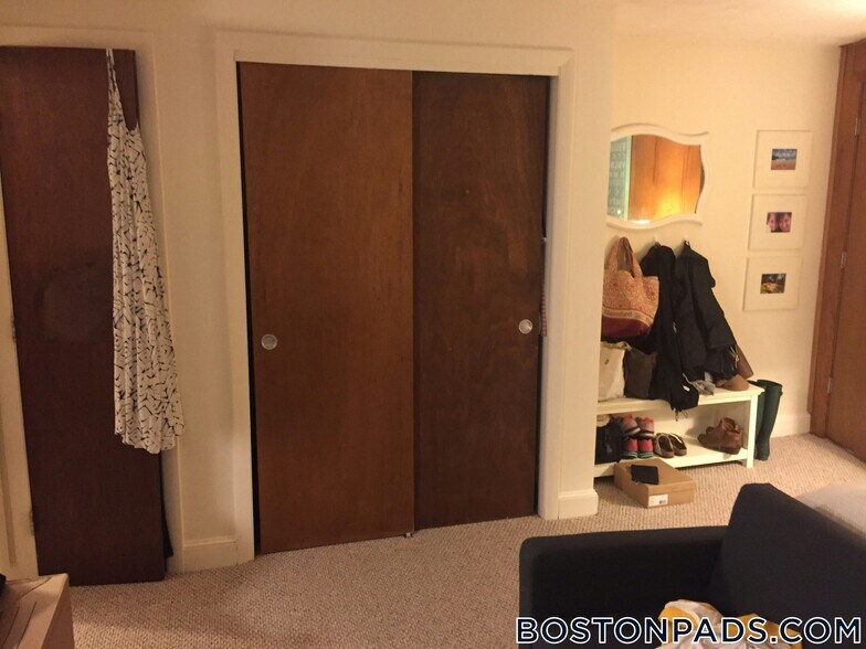 Building Photo - 9 Chester St