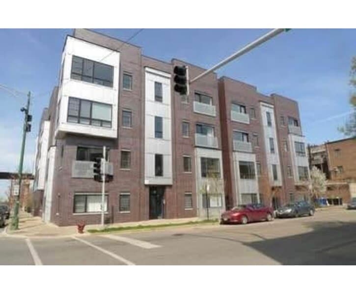 Building Photo - 1714 W Warren Blvd