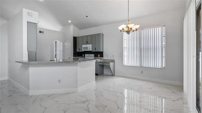 Building Photo - 7843 St Andrews Cir