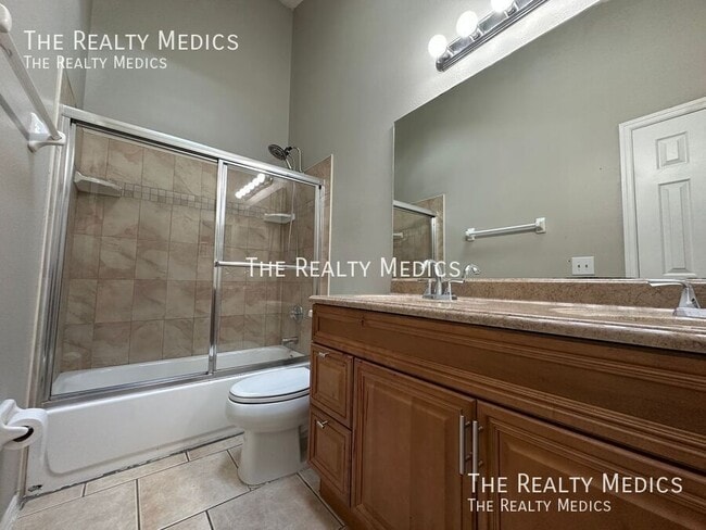 Building Photo - 1004 N Magee Creek Ct