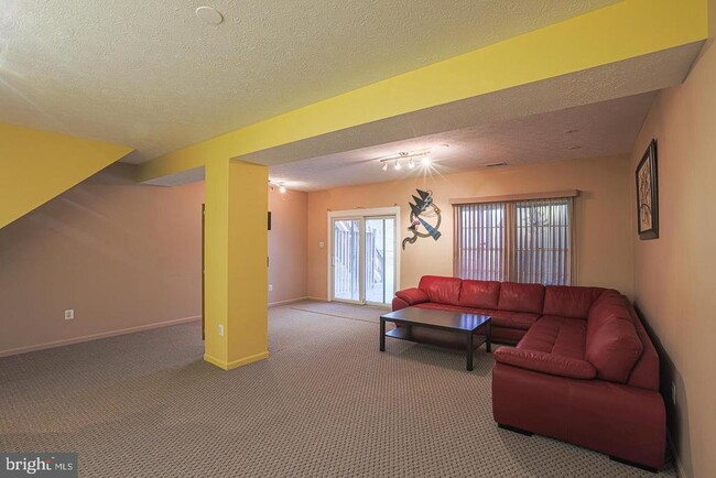 Building Photo - 2734 Quarry Heights Way