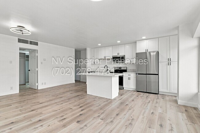 Building Photo - 3111 Bel Air Dr