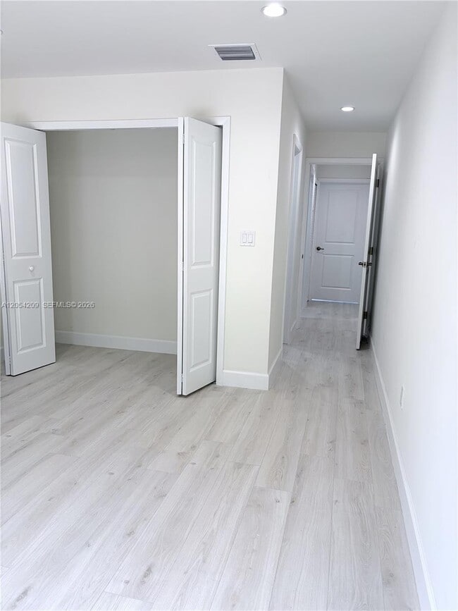 Building Photo - 3809 SW 82nd Ave