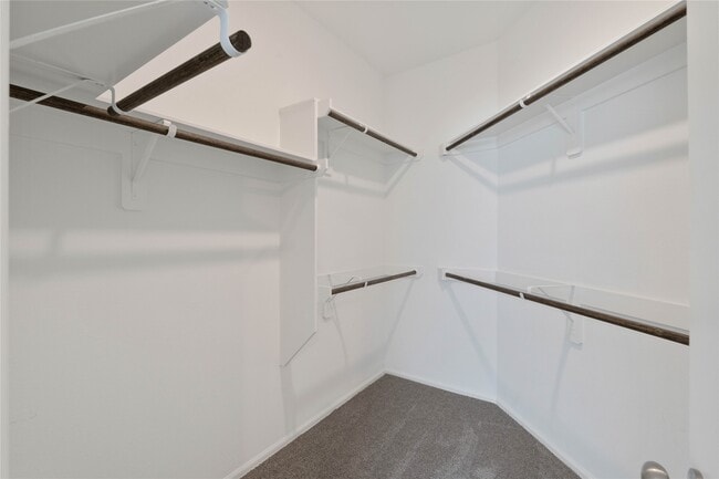 Building Photo - 323 Jewett Meadow Dr