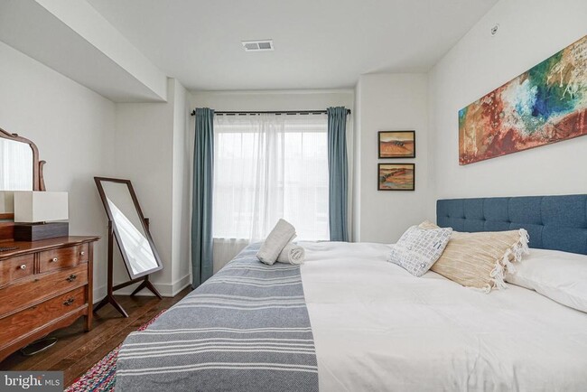 Building Photo - 1332 S Bouvier St