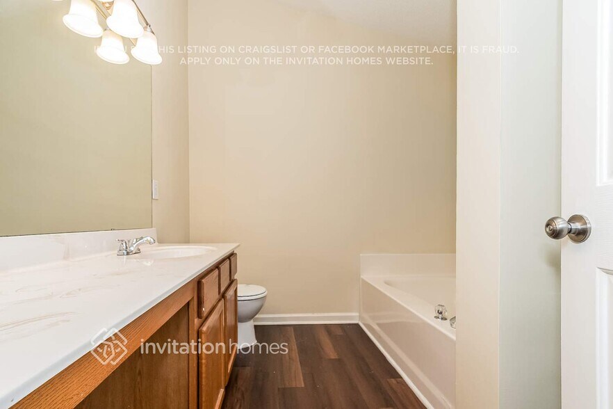 Building Photo - 8020 Bright Oak Trail