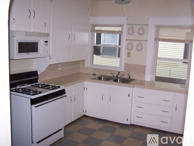Building Photo - 80 Pawtuxet Ave