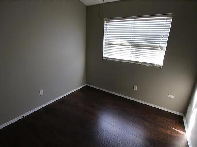 Building Photo - 1618 Beach Ln