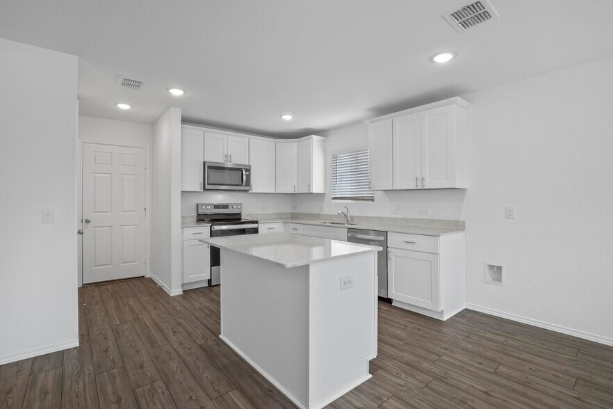 Building Photo - 4541 Benham Dr