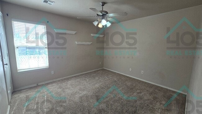 Building Photo - Lovley 4 Bedroom Plus an Office