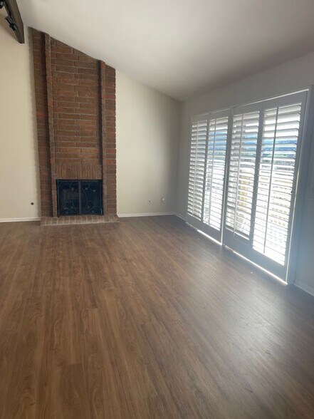 Building Photo - 415 Falconrock Ln