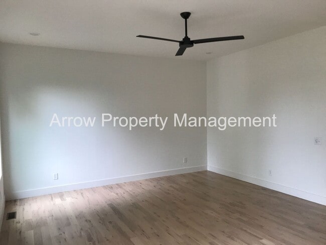Building Photo - Gorgeous 4br New Construction in South Nas...