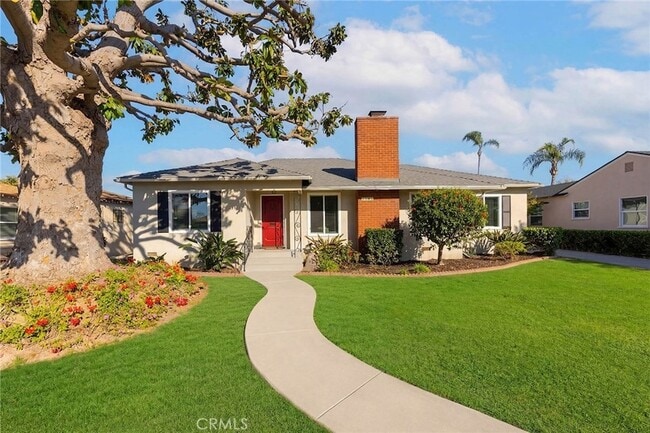 Building Photo - 1505 N Rosewood Ave