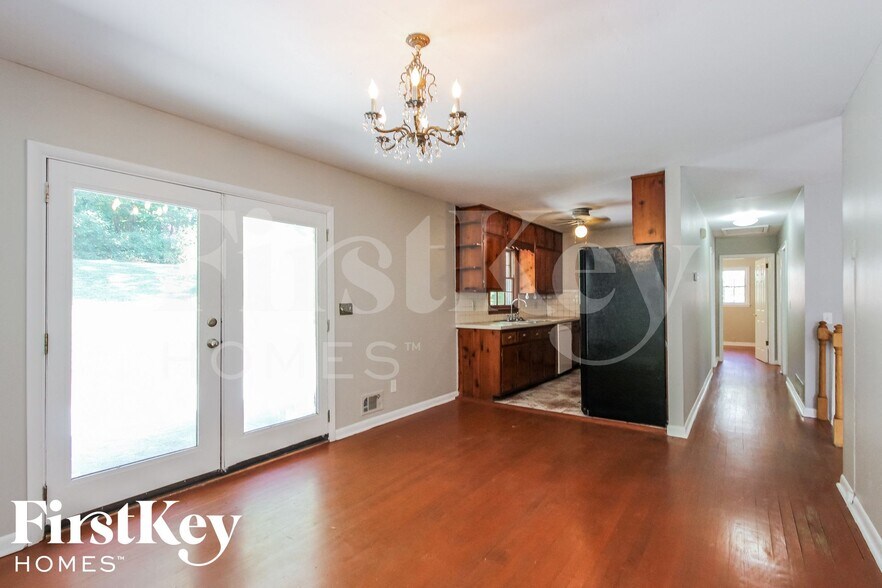 Building Photo - 2739 Sherlock Dr