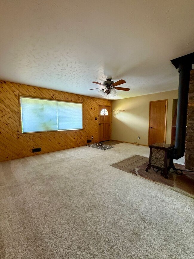 Building Photo - 95 Chapparal Cir