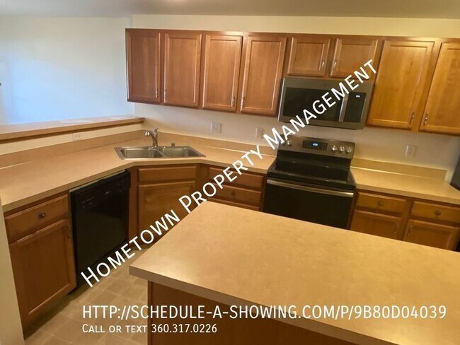 Building Photo - 3 bdrm Townhouse Avail NOW!