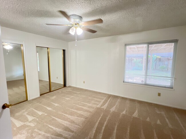 Building Photo - NORTHWEST BAKERSFIELD