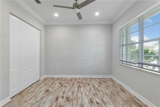 Building Photo - 10980 NW 78th Pl