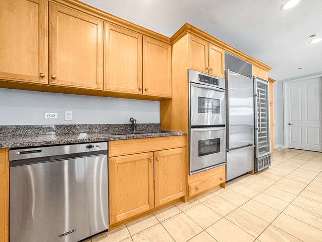 Building Photo - 415 E North Water St