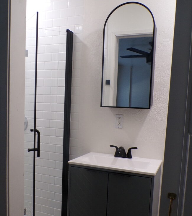 Building Photo - 115 Corte Maria Ave