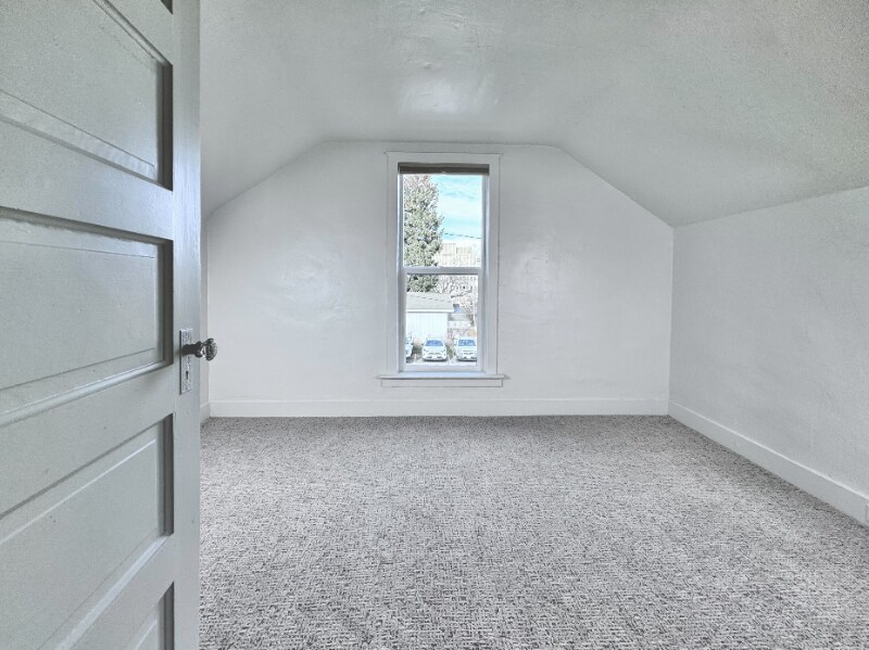 Building Photo - 7 E Curtiss St