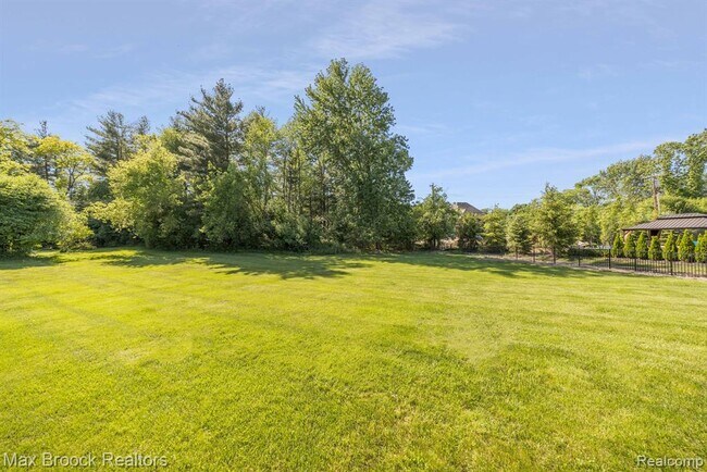 Building Photo - 6096 Darramoor Rd