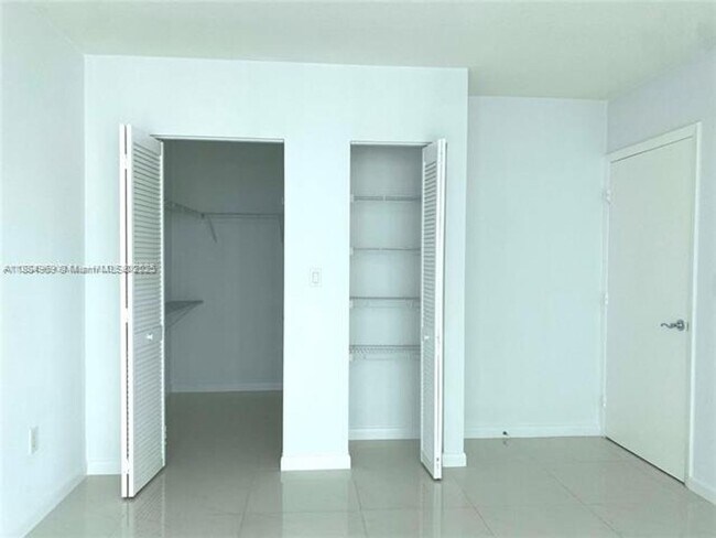 Building Photo - 31 SE 5th St