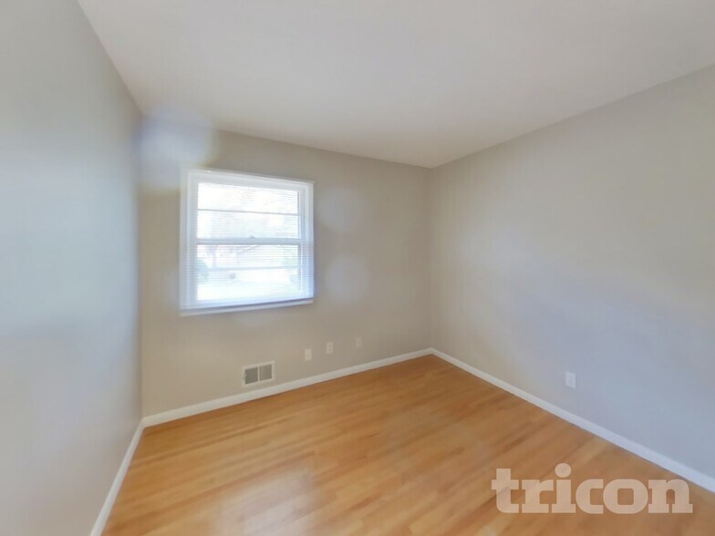 Building Photo - 3820 Union Terrace Ln N