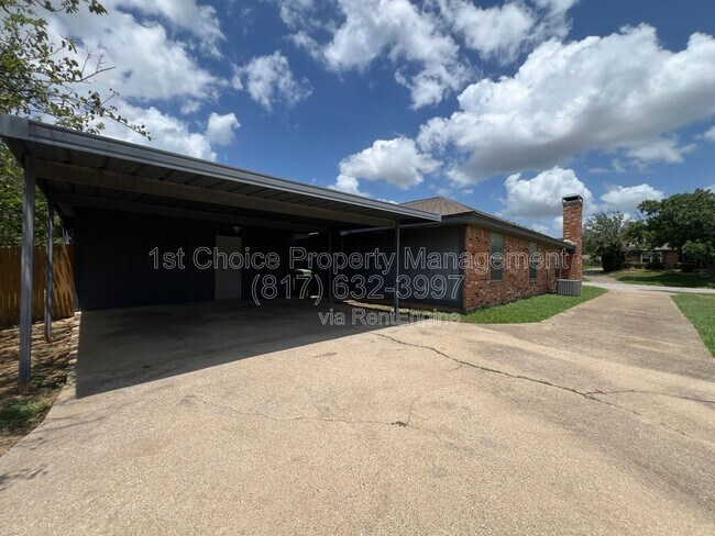 Building Photo - 7041 Crosstimbers Ln