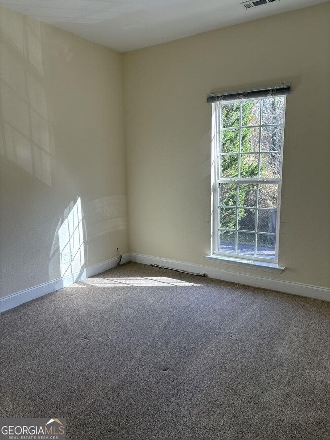 Building Photo - 74 Lockerbie Ct