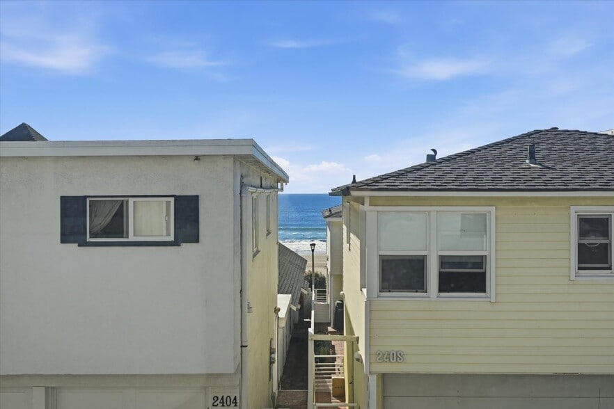 Building Photo - 2406 Ocean Dr