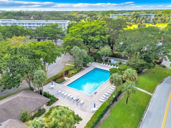 Building Photo - 808 Cypress Blvd