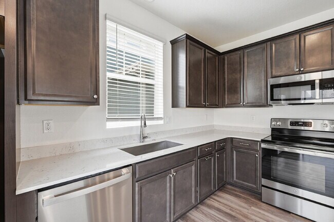 Building Photo - $2,670.96- 3 Bed, 2.5 Bath Home in Loveland with Central AC, and In Unit Laundry!