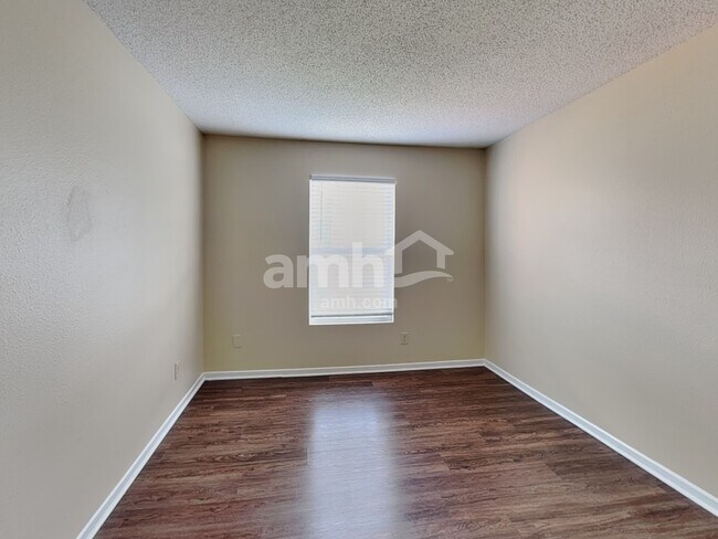 Building Photo - 10845 Albertson Dr