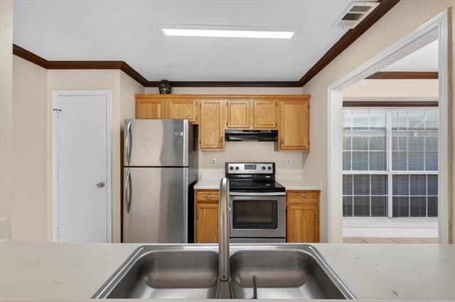 Building Photo - 10320 Carolina Oaks Dr