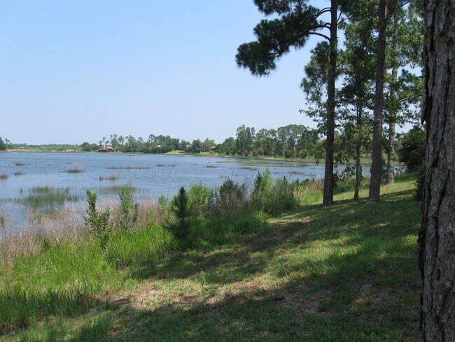 Building Photo - 1371 Melshire Ave