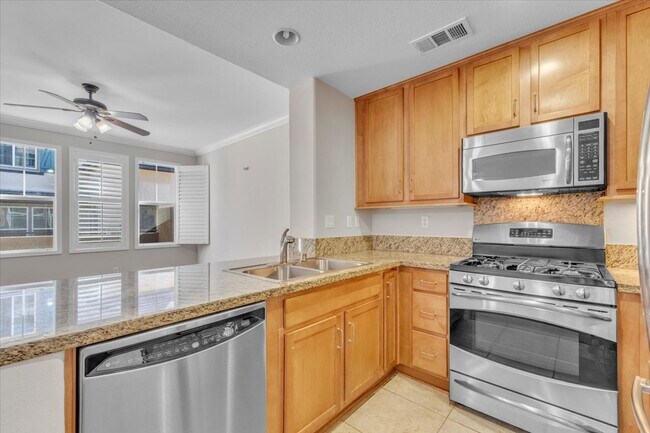 Building Photo - 28687 N Pietro Dr