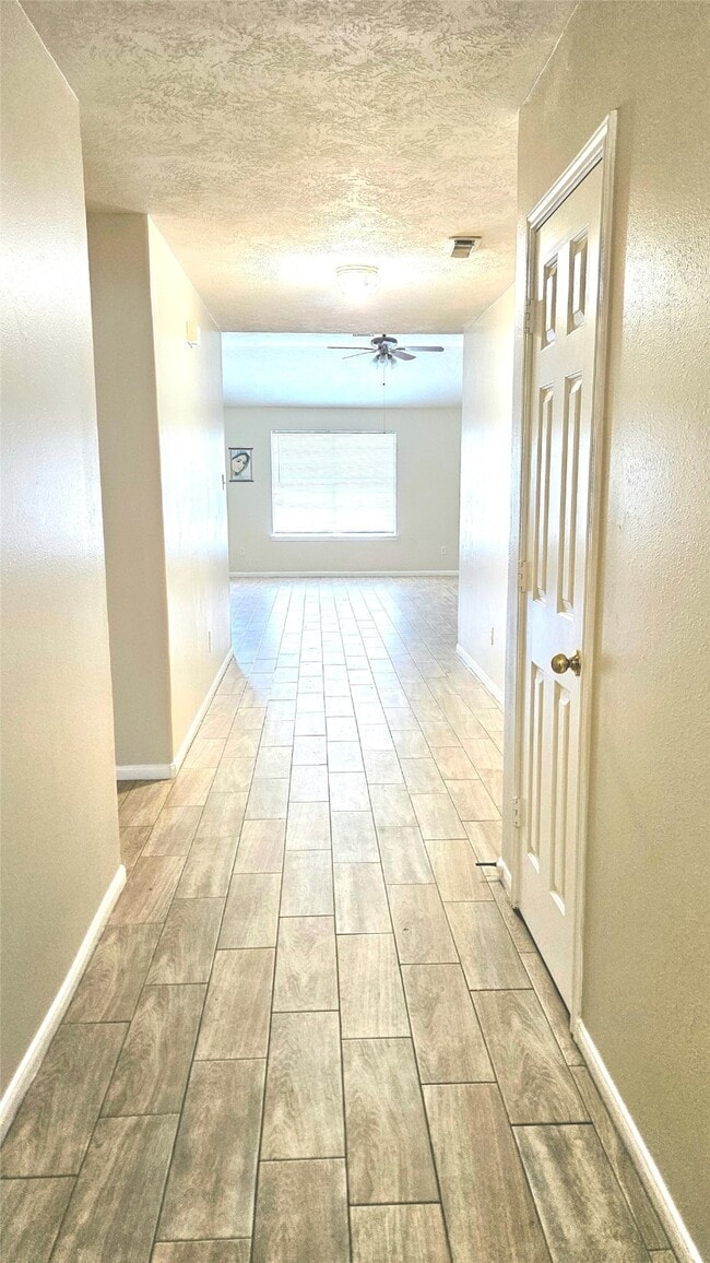 Building Photo - 7011 Biton Dr