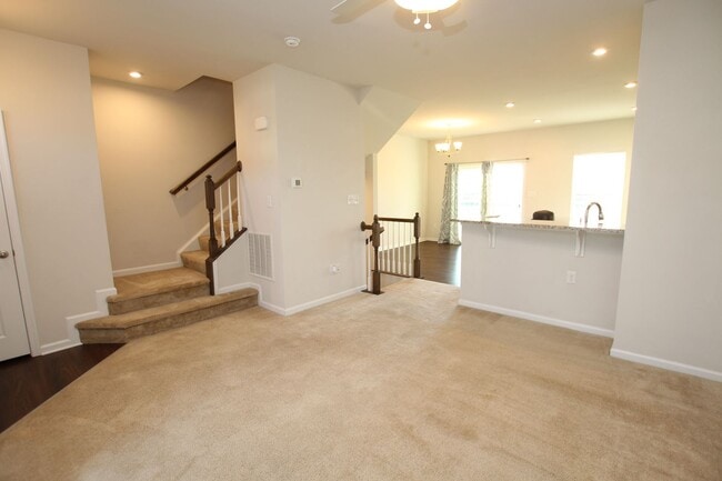 Building Photo - The Homestead- immaculate town home with community pool.