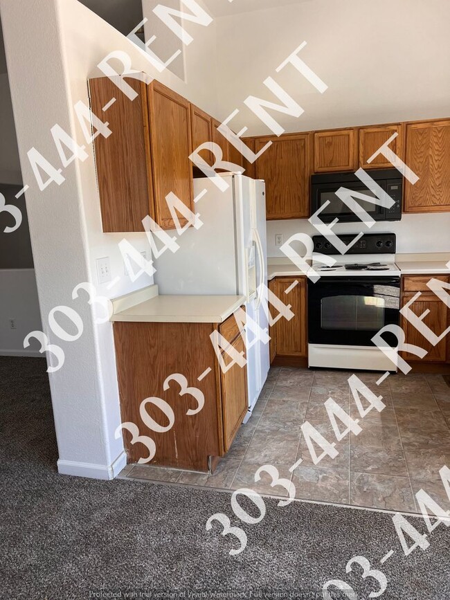 Building Photo - Single Family Ranch Style Home In Aurora!