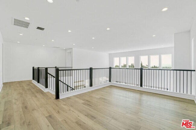 Building Photo - 20534 Edgewood Ct