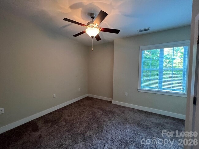 Building Photo - 227 Harbour Pl Dr