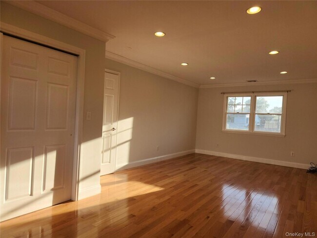 Building Photo - 34 Arch Ln