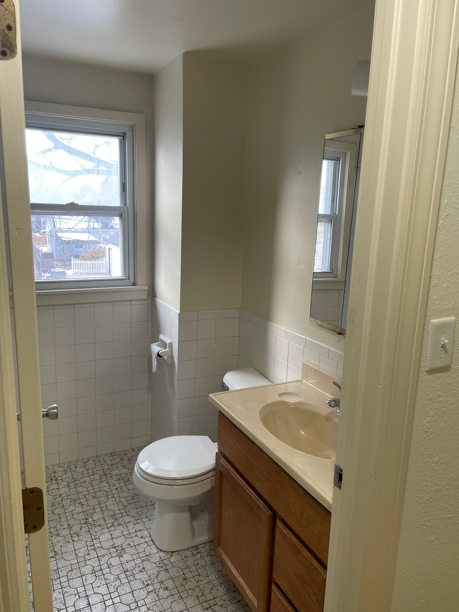 Building Photo - 233 S 74th St